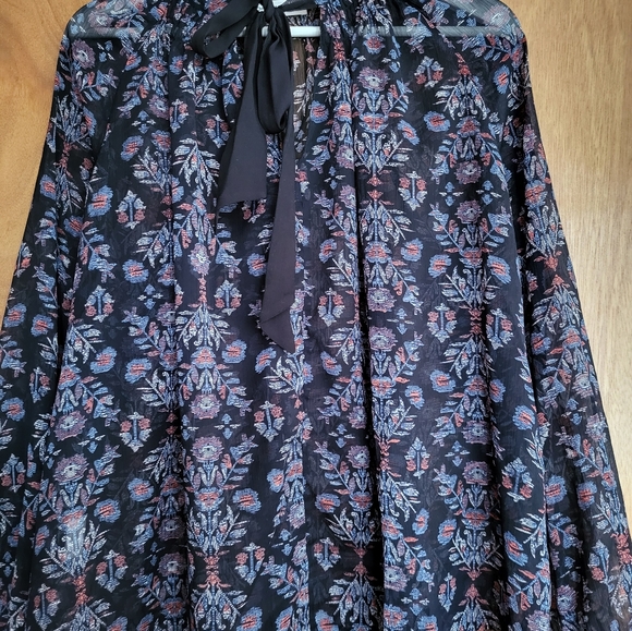 Flower blouse - Picture 2 of 3